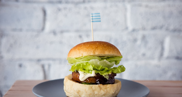 甲府市、富士吉田市、都留市、甲斐市、南アルプス市、韮崎市、北杜市、中央市、山梨市、笛吹市、富士河口湖町、大月市、昭和町で婚活するなら山梨恋活コミュニティ　入倉結婚相談所