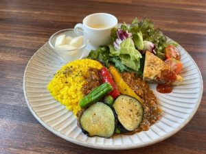 CAFÉ&BAL 終日KIRAKU